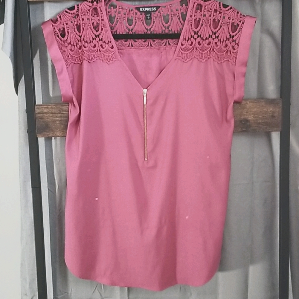Used stylish Express pink blouse with gold zipper